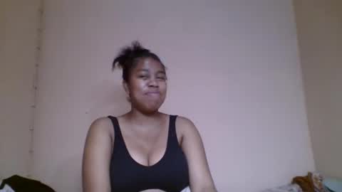 Snapshot of nicelly01 chatting on May 2026 07:01:01 PM nicelly01 online show from May 2026 07:01:01 PM