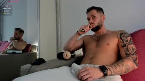 Snapshot of nicholassx chatting on November 2025 11:21:02 AM Nicholassx online show from November 2025 11:21:02 AM