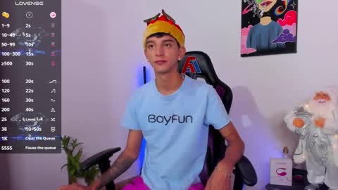 Snapshot of nick_greey chatting on December 2024 11:30:01 PM Frank online show from December 2024 11:30:01 PM