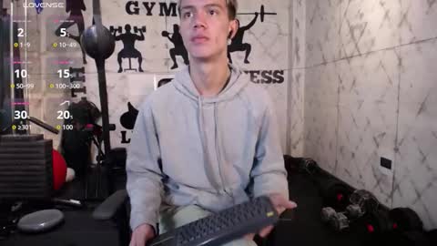 Nick  online show from November 2025 12:33:02 PM