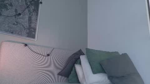 NICKI FOX  online show from November 2025 07:58:01 PM