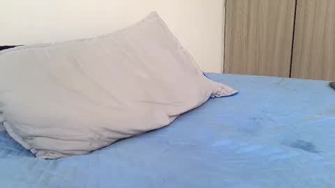 Nicolas              online show from February 2025 09:01:02 PM