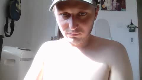 Nickleee online show from February 2025 09:15:01 PM