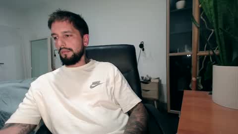 Snapshot of nickmaxx541 chatting on October 2025 09:21:02 AM Nick maxx online show from October 2025 09:21:02 AM