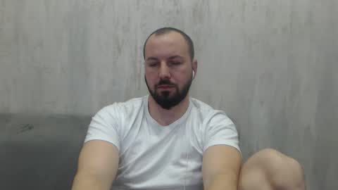 Snapshot of nickolas22 chatting on December 2025 11:54:01 PM Julian online show from December 2025 11:54:01 PM