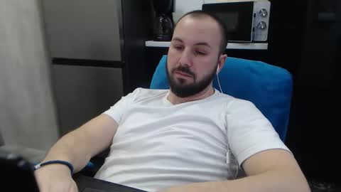 Snapshot of nickolas22 chatting on February 2026 10:59:02 PM Julian online show from February 2026 10:59:02 PM