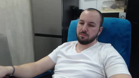 Snapshot of nickolas22 chatting on February 2026 11:30:02 PM Julian online show from February 2026 11:30:02 PM