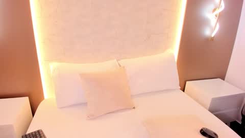 Nicky  online show from December 2025 02:31:02 AM