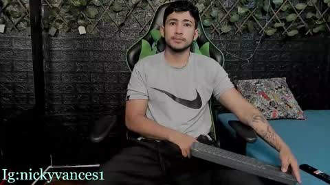 nicky online show from October 2025 06:40:02 PM