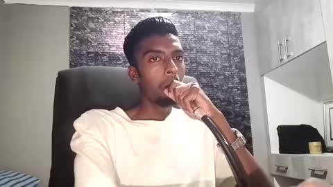 Snapshot of nickyle63 chatting on March 2025 05:39:01 PM james online show from March 2025 05:39:01 PM