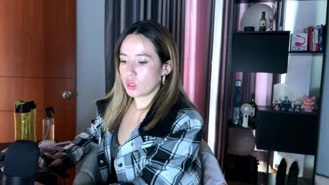 Nicky online show from January 2025 09:30:02 PM