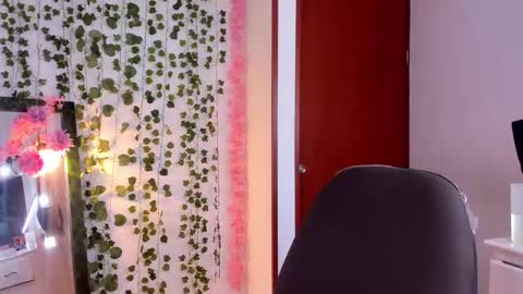 Nico online show from September 2025 08:30:01 PM