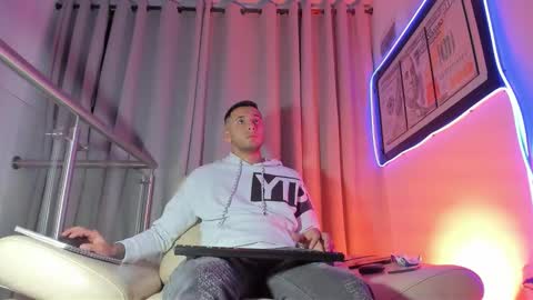 Nicolas online show from March 2026 05:45:01 AM