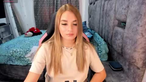 YuliEM online show from July 2026 06:54:01 PM