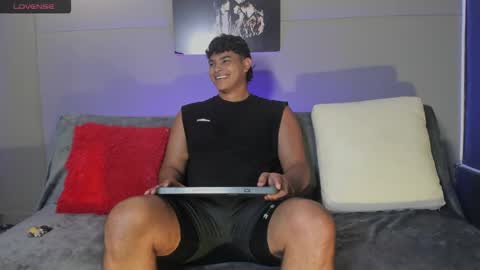 Snapshot of nicol_and_thiago_212 chatting on May 2026 09:31:02 PM nicol_and_thiago_212 online show from May 2026 09:31:02 PM