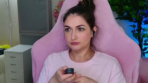 Snapshot of nicol_angel888 chatting on September 2025 11:29:02 PM Nicole Online at about after 1000  6  UK time or 900  - 500  UK time it approximate time interval online show from September 2025 11:29:02 PM