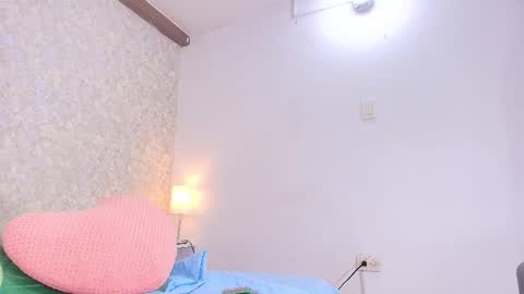 Nicol online show from October 2025 07:14:02 PM