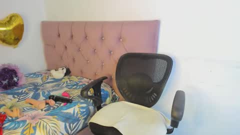 Nicol sanchez online show from March 2026 10:02:02 PM