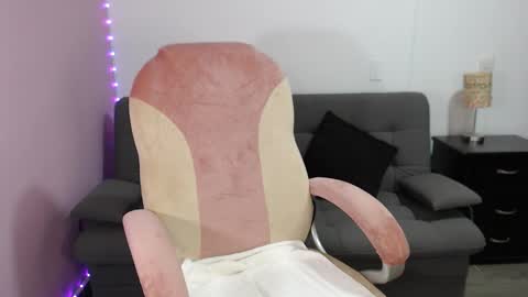 nicole Storm online show from November 2025 11:16:01 PM