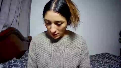 Snapshot of nicolas_and_alexa chatting on February 2026 06:01:01 PM nicolas_and_alexa online show from February 2026 06:01:01 PM