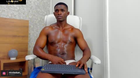 Nicolas online show from December 2024 03:44:01 PM