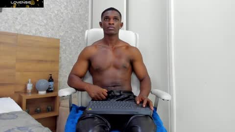 Nicolas online show from January 2025 01:46:01 PM