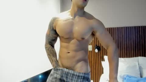 Snapshot of nicolasmuscle chatting on May 2026 06:51:02 AM Andres online show from May 2026 06:51:02 AM