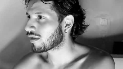 nicolasrodrii online show from February 2025 03:53:01 AM