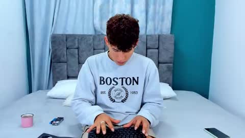 nicolastorres__ online show from December 2025 07:25:01 AM