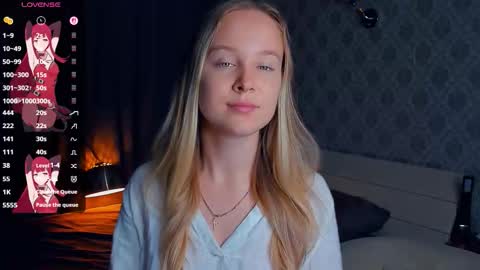 Nicoletta online show from September 2025 05:14:02 PM