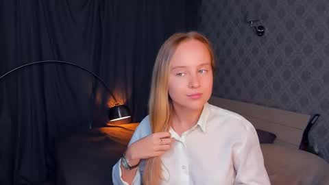 Nicoletta online show from September 2025 05:47:02 PM