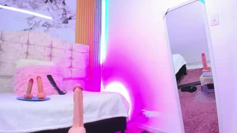 Nicole online show from February 2025 09:26:02 PM