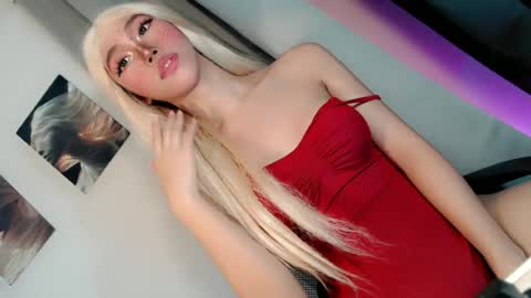 Snapshot of nicole_amore chatting on July 2026 07:12:01 AM ITS ME NICOLE online show from July 2026 07:12:01 AM