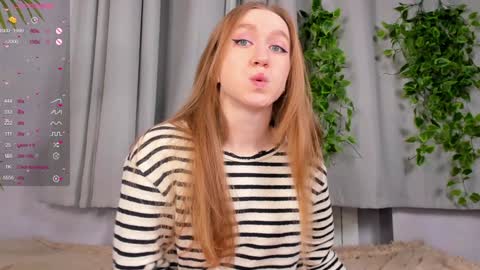 Snapshot of nicole_grifin chatting on December 2024 01:17:01 PM Nicole Grifin online show from December 2024 01:17:01 PM