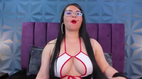 Snapshot of nicole_jonss chatting on December 2025 03:34:01 AM Nicole online show from December 2025 03:34:01 AM