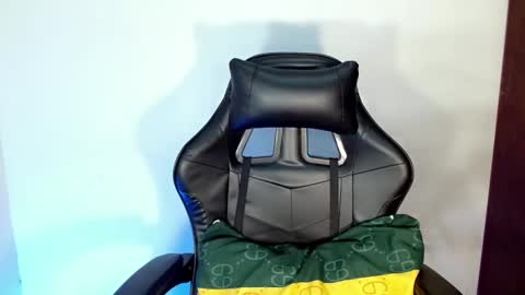 nicole_kiss01 online show from February 2025 10:15:01 AM