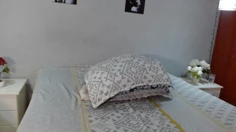 nicole_mayer01 online show from September 2025 11:04:01 AM