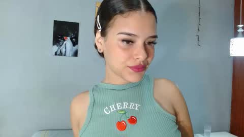 nicole_mayer01 online show from October 2025 11:21:02 AM