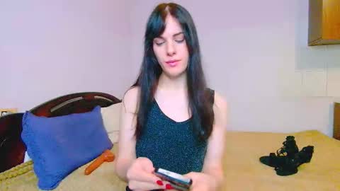 Snapshot of nicole_redfield chatting on September 2025 05:21:01 AM Nicole online show from September 2025 05:21:01 AM