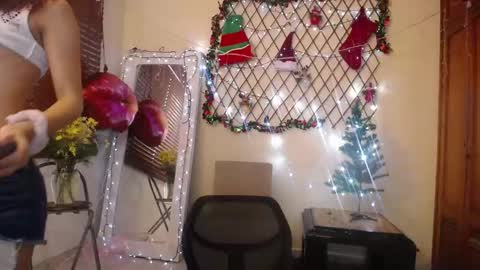 Snapshot of nicole_santana_ chatting on November 2025 09:14:01 PM Nicole Santana online show from November 2025 09:14:01 PM