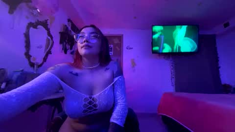 Snapshot of nicole_wc chatting on April 2026 05:32:01 AM Nicole online show from April 2026 05:32:01 AM