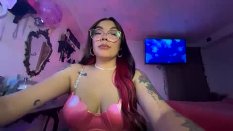 Snapshot of nicole_wc chatting on April 2026 06:11:02 AM Nicole online show from April 2026 06:11:02 AM