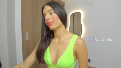 Snapshot of nicole_whitee chatting on December 2024 03:37:01 PM N A T A L I A online show from December 2024 03:37:01 PM