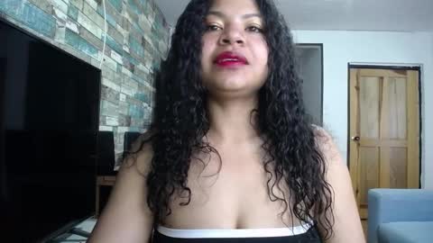 Nicole online show from September 2025 01:05:02 PM