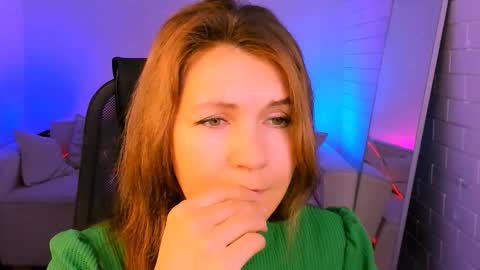 nicolehits online show from November 2025 05:30:02 AM