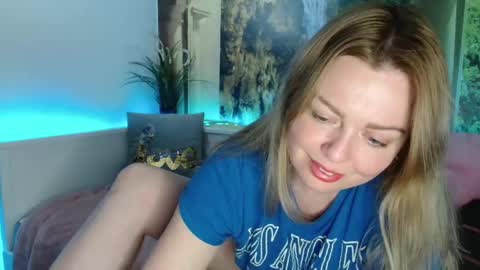 Snapshot of nicolelinharts chatting on December 2024 11:28:01 PM   Birthday  online show from December 2024 11:28:01 PM