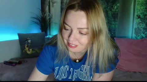 Snapshot of nicolelinharts chatting on January 2025 09:41:02 PM   Birthday  online show from January 2025 09:41:02 PM