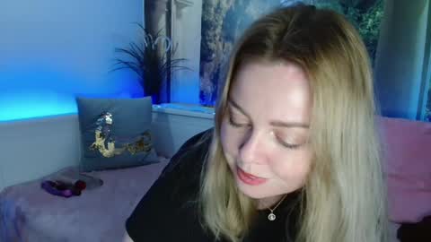 Snapshot of nicolelinharts chatting on January 2025 10:19:01 PM   Birthday  online show from January 2025 10:19:01 PM