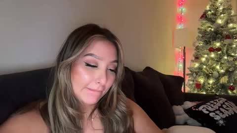 nicolelovesyou444 online show from December 2025 05:17:02 AM
