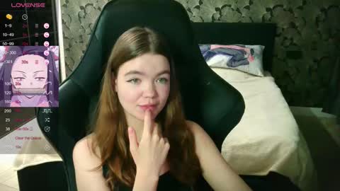 NicoleMeew online show from November 2025 01:54:02 PM